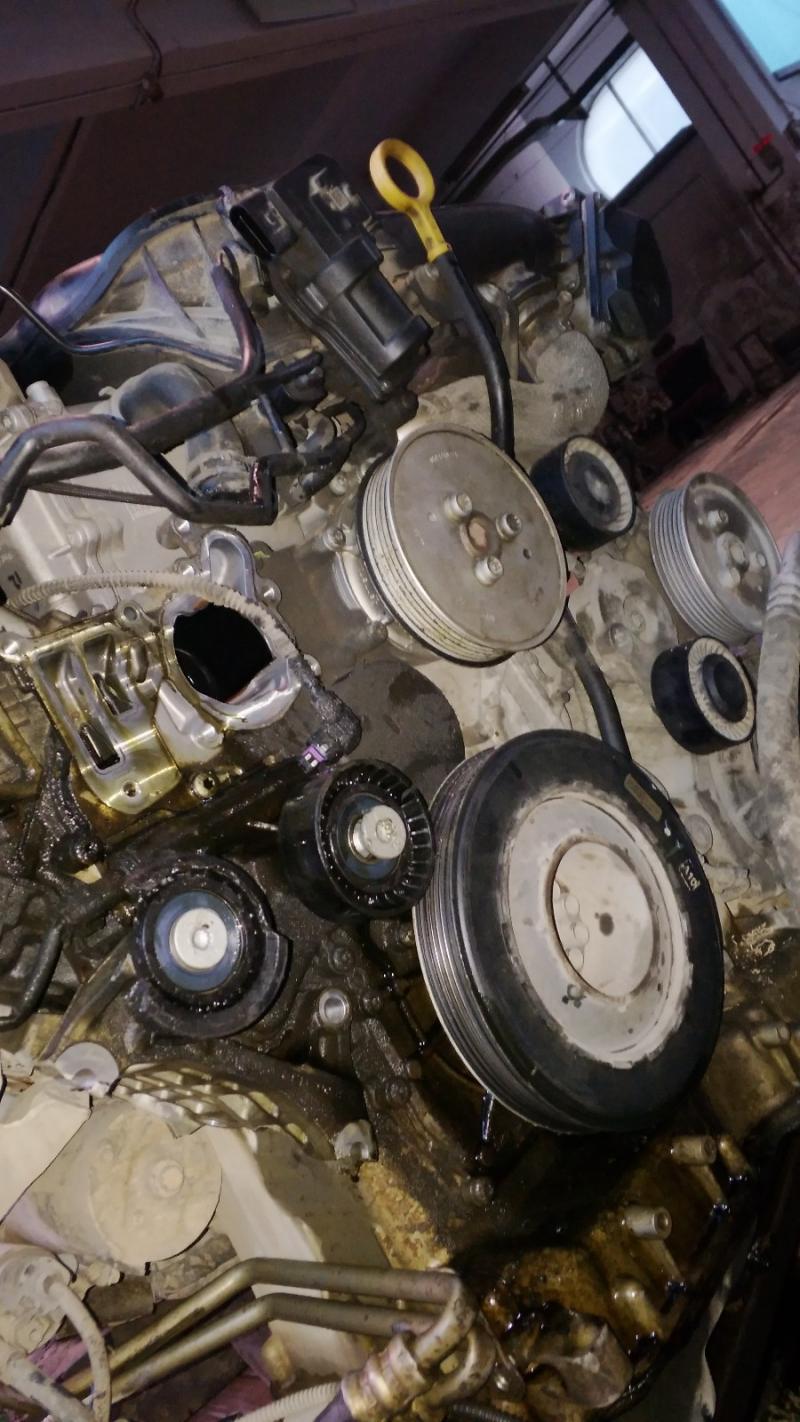 奥迪q7柴油版发动机大油低壳好拆吗需要拆机油泵